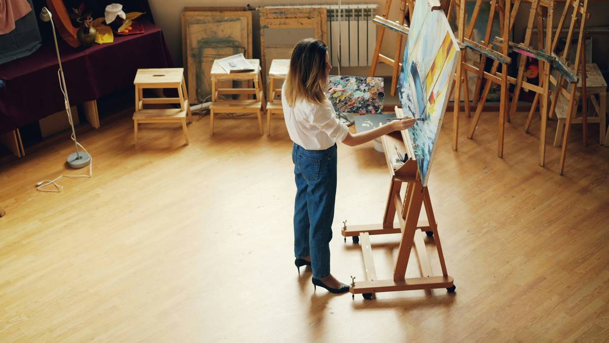 Close-up shot of dotting sticks used for nail art