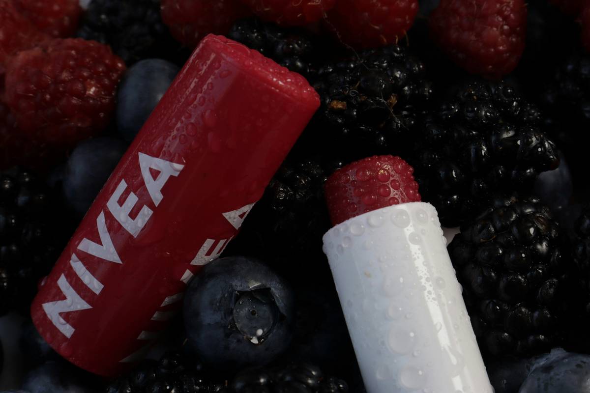 Before-and-after shots showcasing successful nail designs created using nail design powder